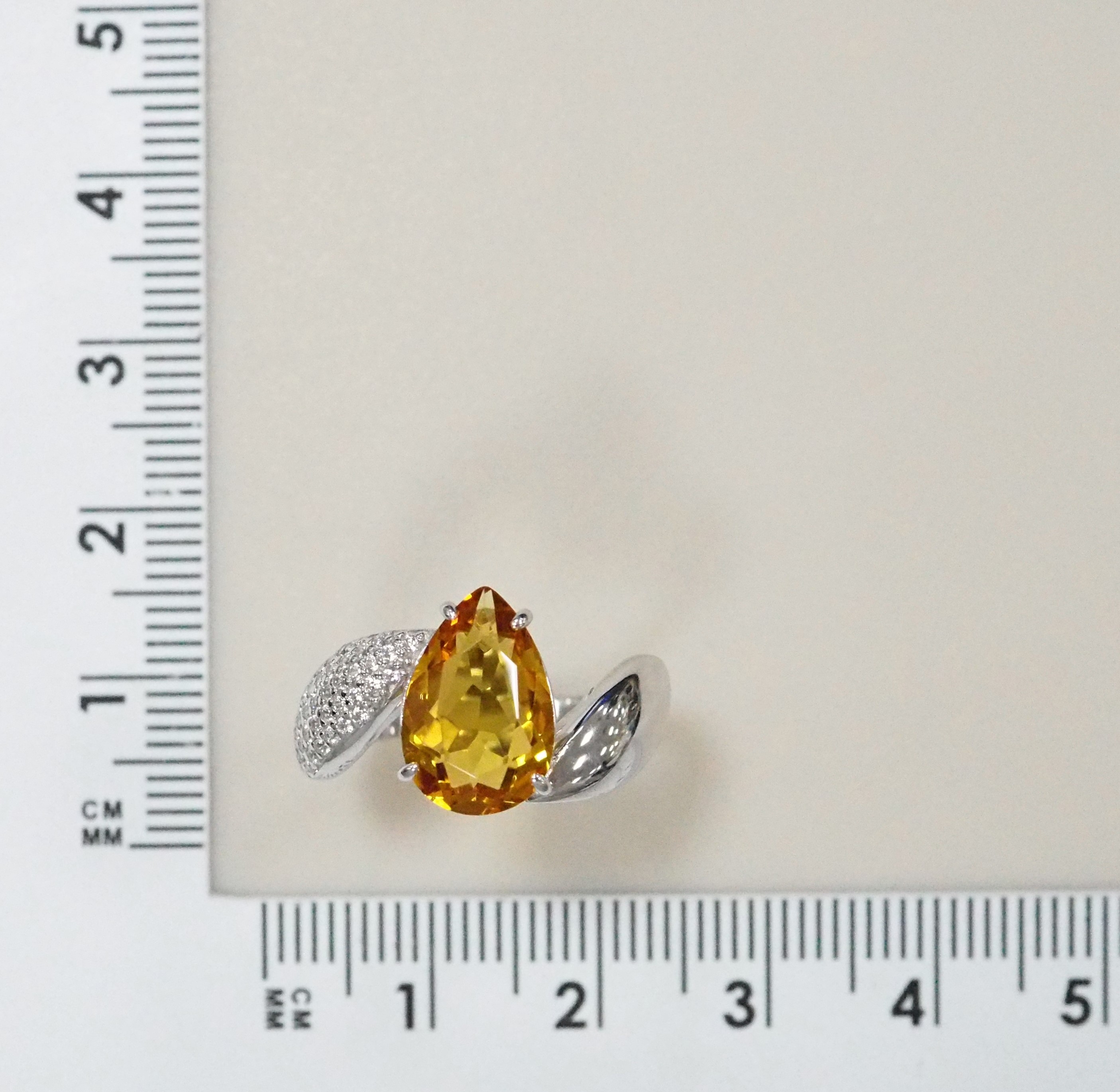 Серебряное кольцо с цитрином